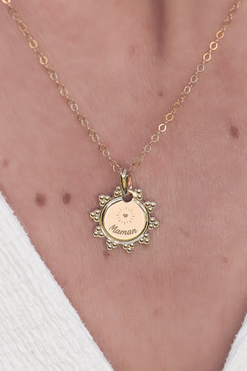 Aina | Collier médaille soleil à graver - Hipsy