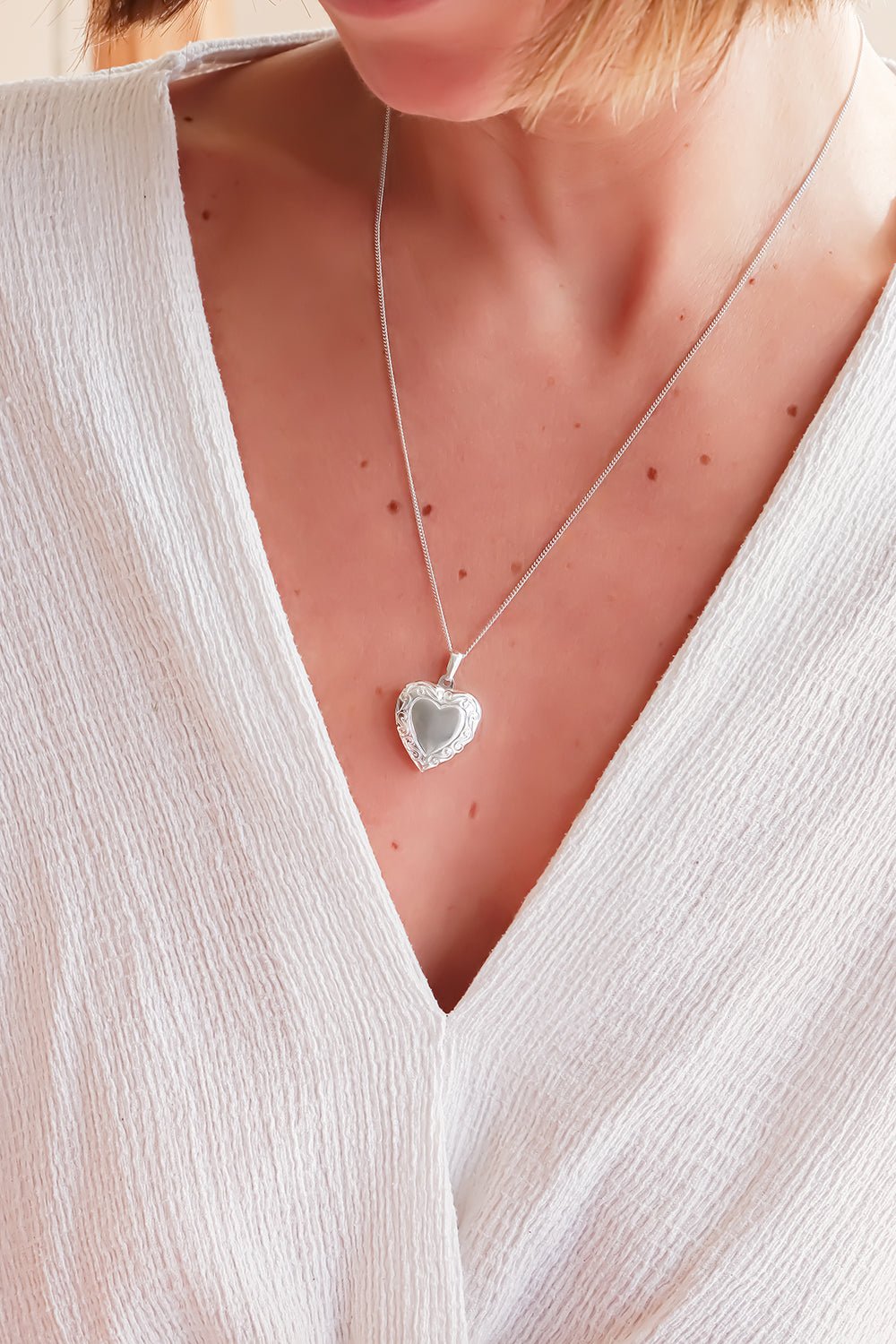 Secret Locket | Collier médaillon à graver plaqué argent - Hipsy