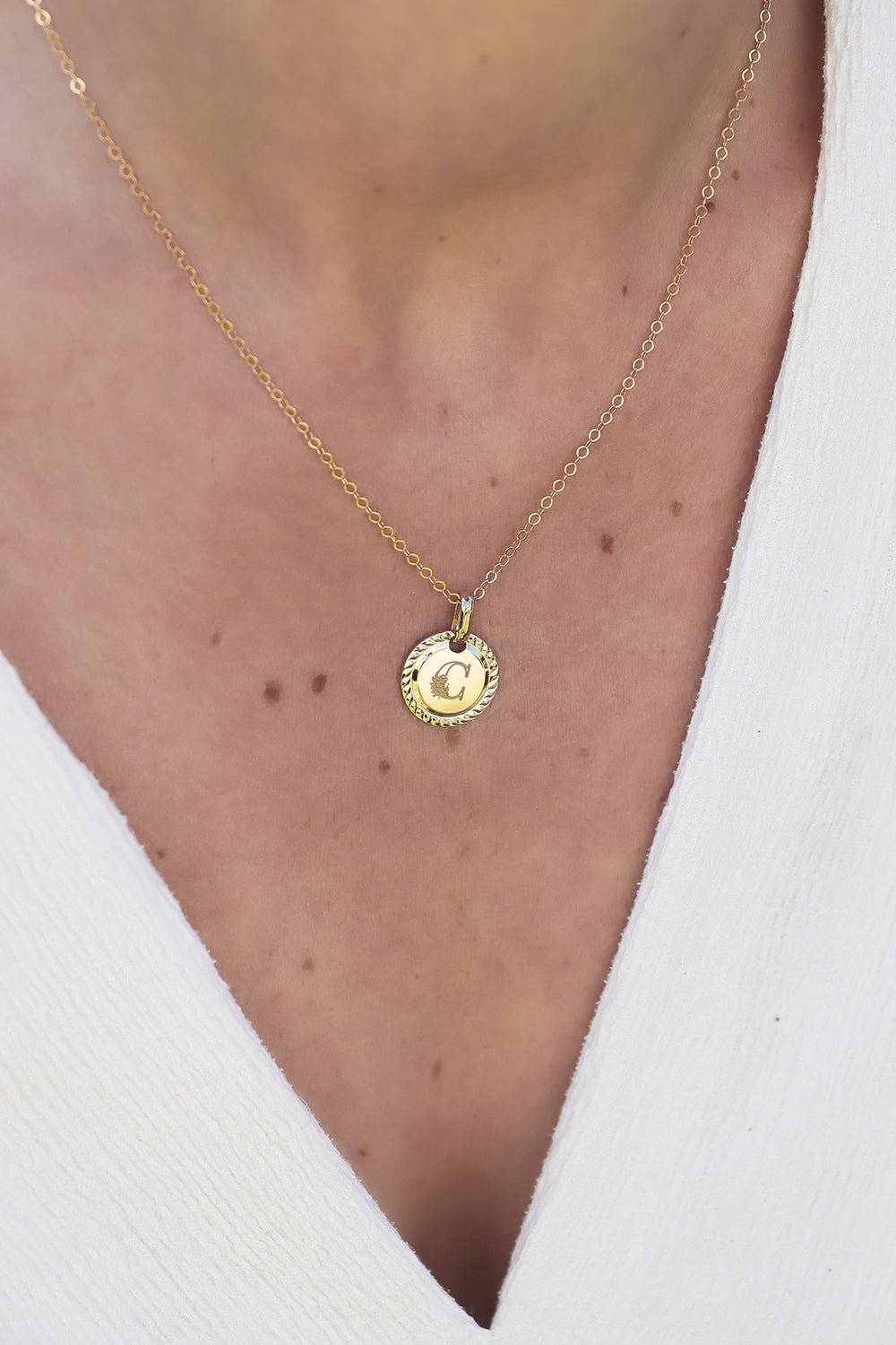 Ilhoa | Collier médaille torsade à graver plaqué or - Hipsy