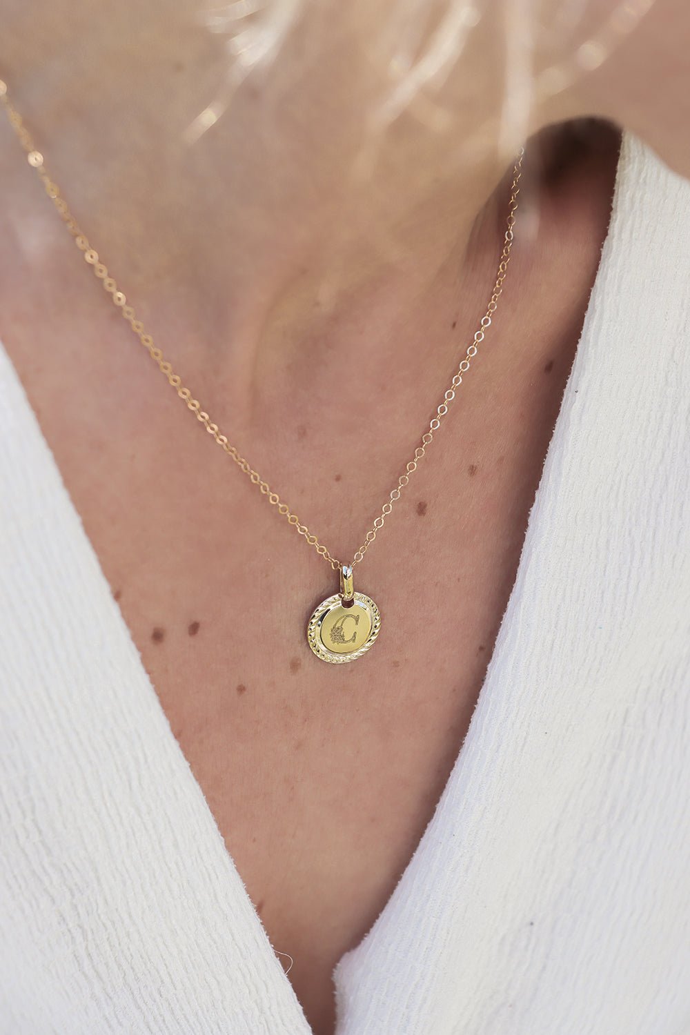 Ilhoa | Collier médaille torsade à graver plaqué or - Hipsy