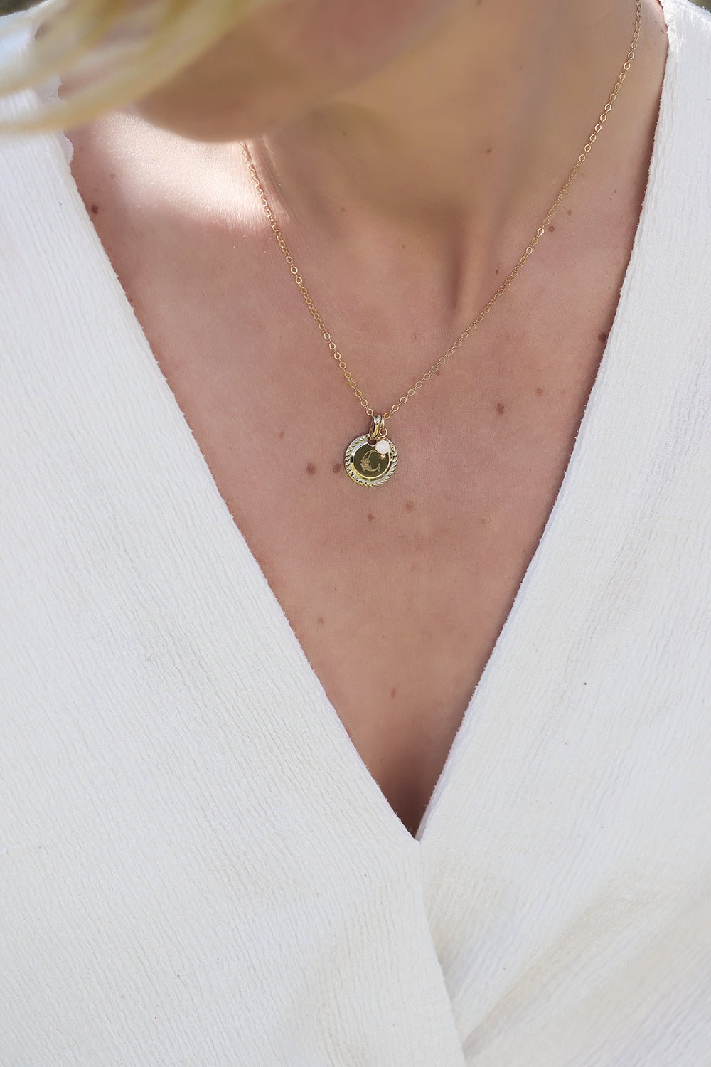 Ilhoa | Collier médaille torsade à graver plaqué or - Hipsy