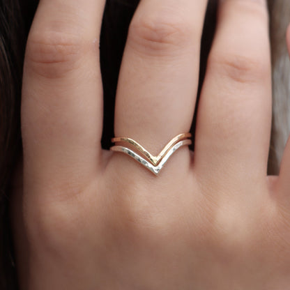 NEYA | Bague chevron martelée - Hipsy