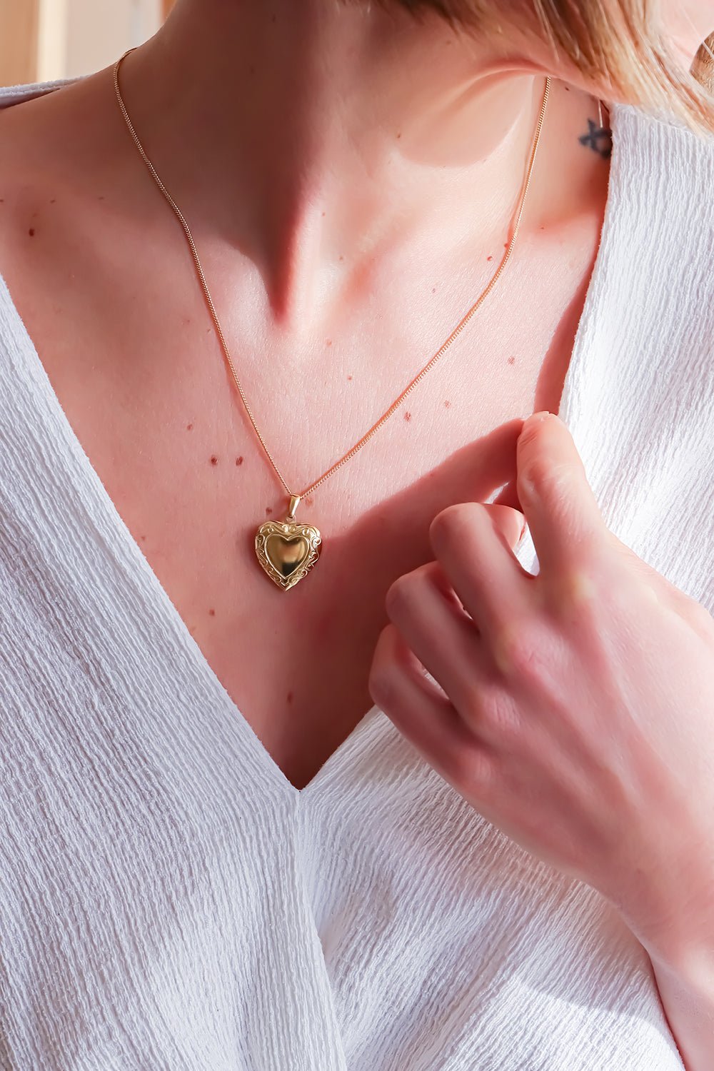 Secret Locket | Collier médaillon à graver plaqué or - Hipsy